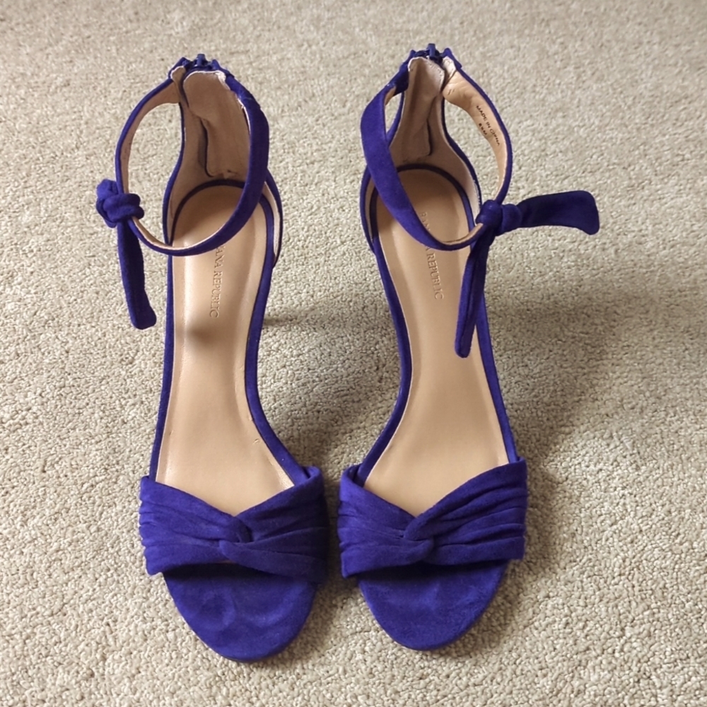 Banana Republic velvet purple heels